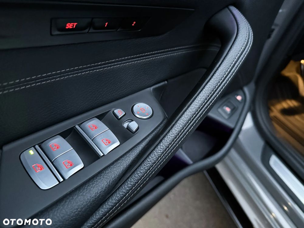 BMW Seria 5 545e xDrive M Sport Edition - 33