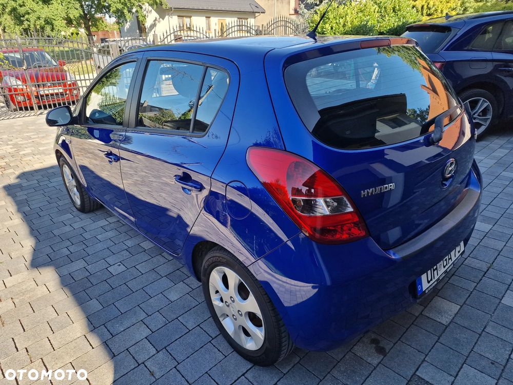 Hyundai i20 1.4 Comfort EU5 - 6