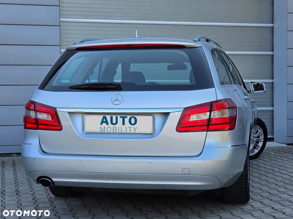 Mercedes-Benz Klasa E 200 CGI BlueEFFICIENCY Automatik Elegance - 4