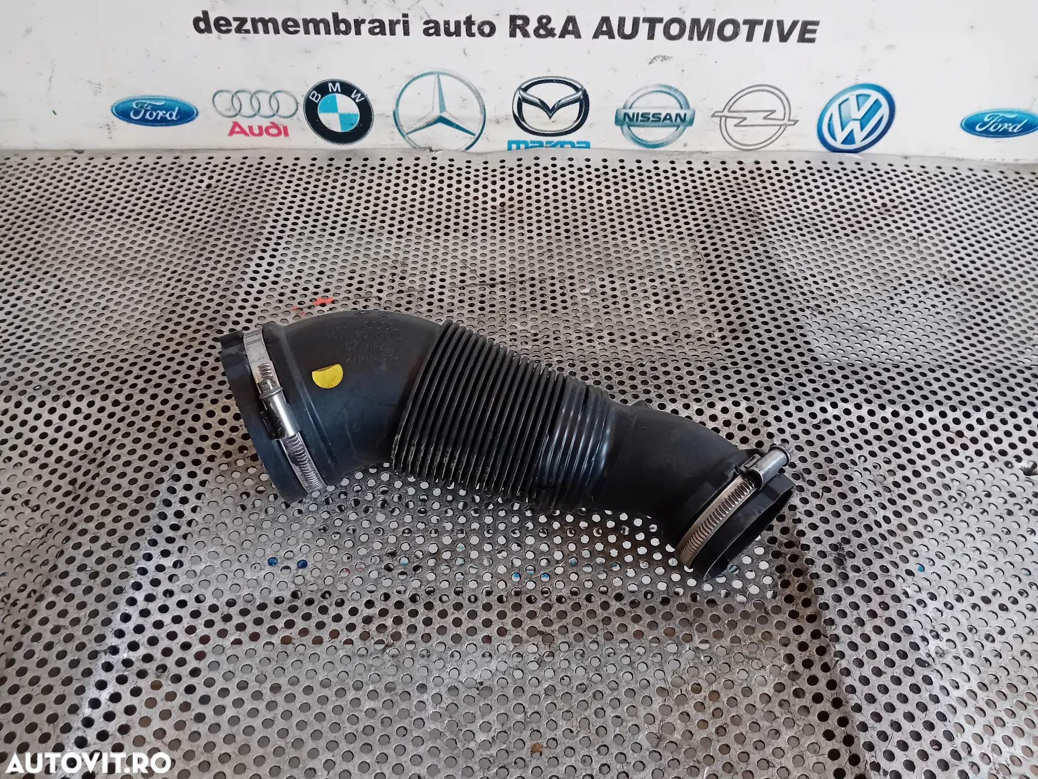 Furtun Tubulatura Admisie Audi A6 4G C7 A5 A4 Q3 Q5 2.0 Tdi Motor CNH 4G0129615J Cutie Automata NYU - 2