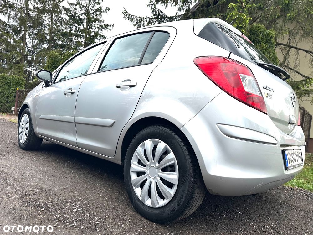 Opel Corsa 1.2 16V Innovation - 11