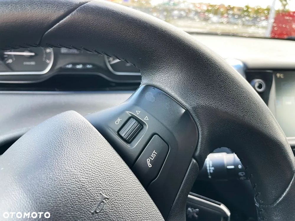 Peugeot 208 1.2 VTi Active Pack - 29