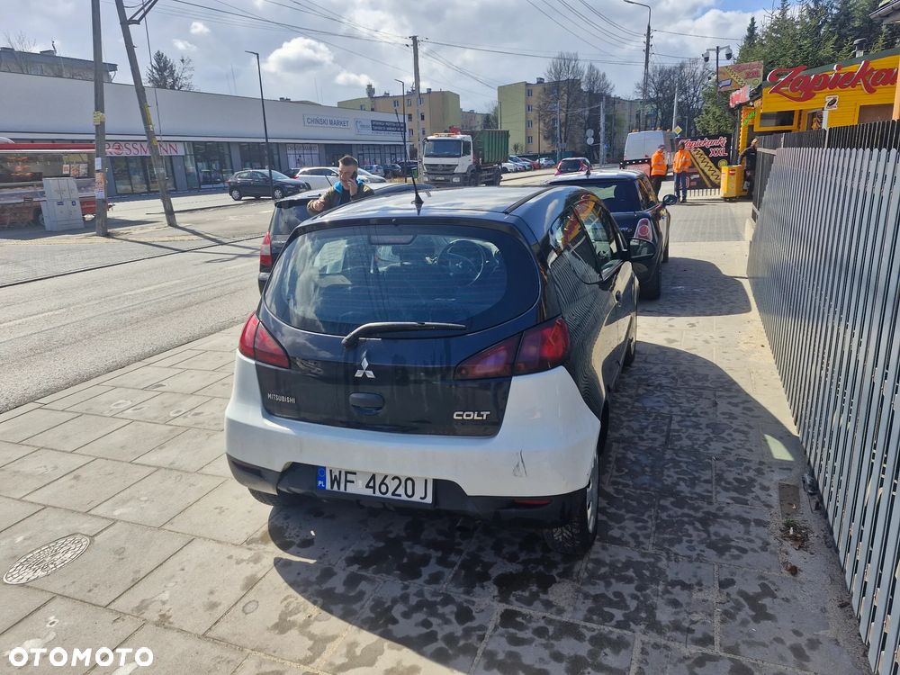 Mitsubishi Colt - 5