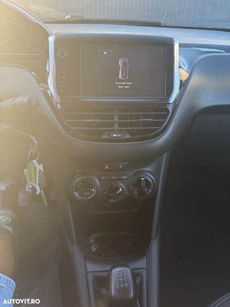 Peugeot 208 1.6 BlueHDi FAP Access - 10