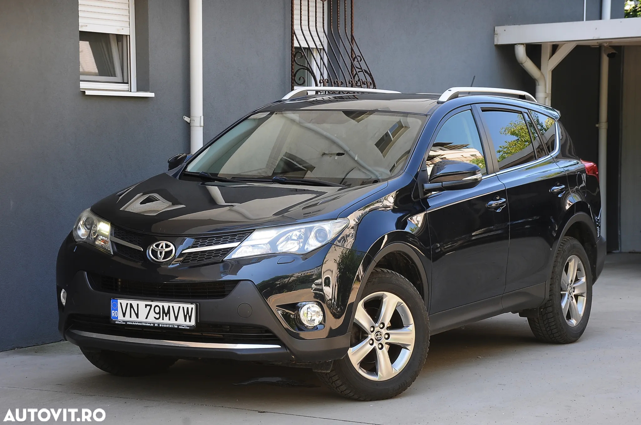 Toyota RAV4 2.2 D-4CAT 4WD Aut Luxury - 2