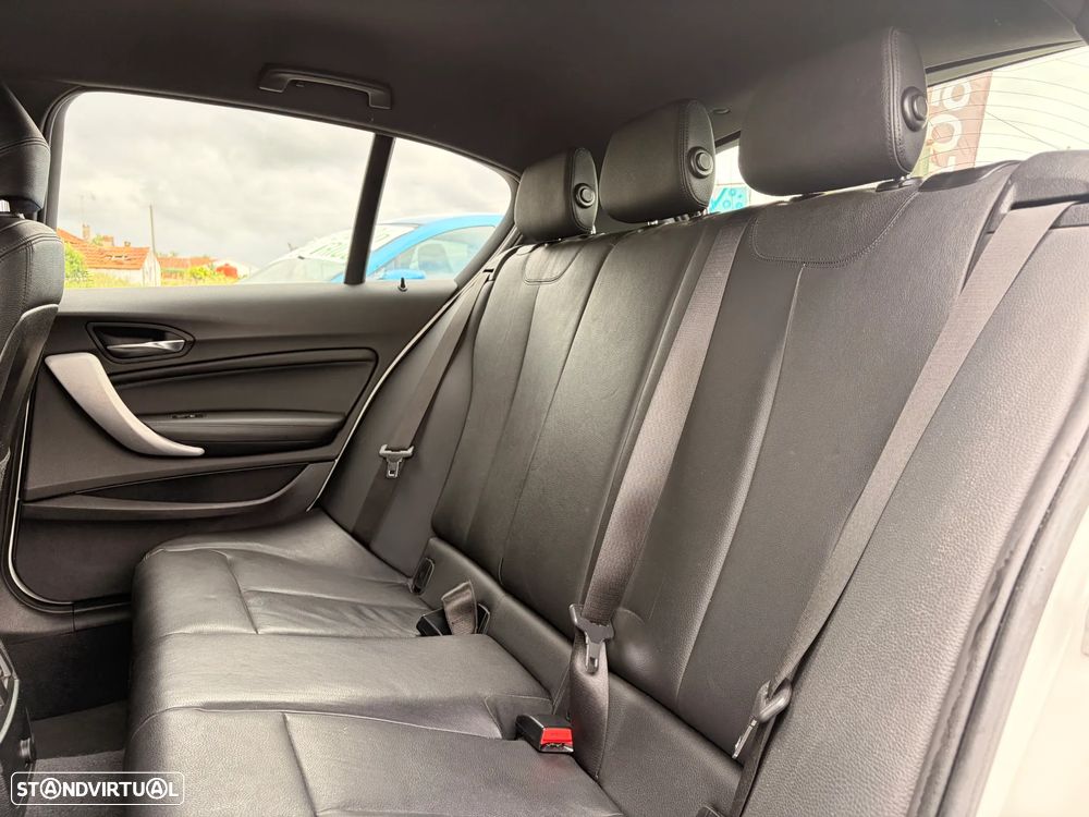 BMW 116 d Pack Desportivo M Auto - 17