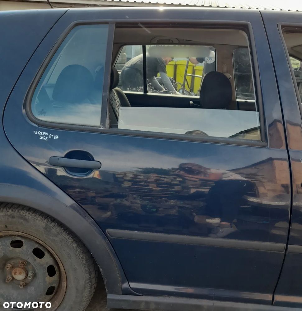 VW GOLF IV DRZWI PRAWY TYŁ PRAWE TYLNE LA5G - 1