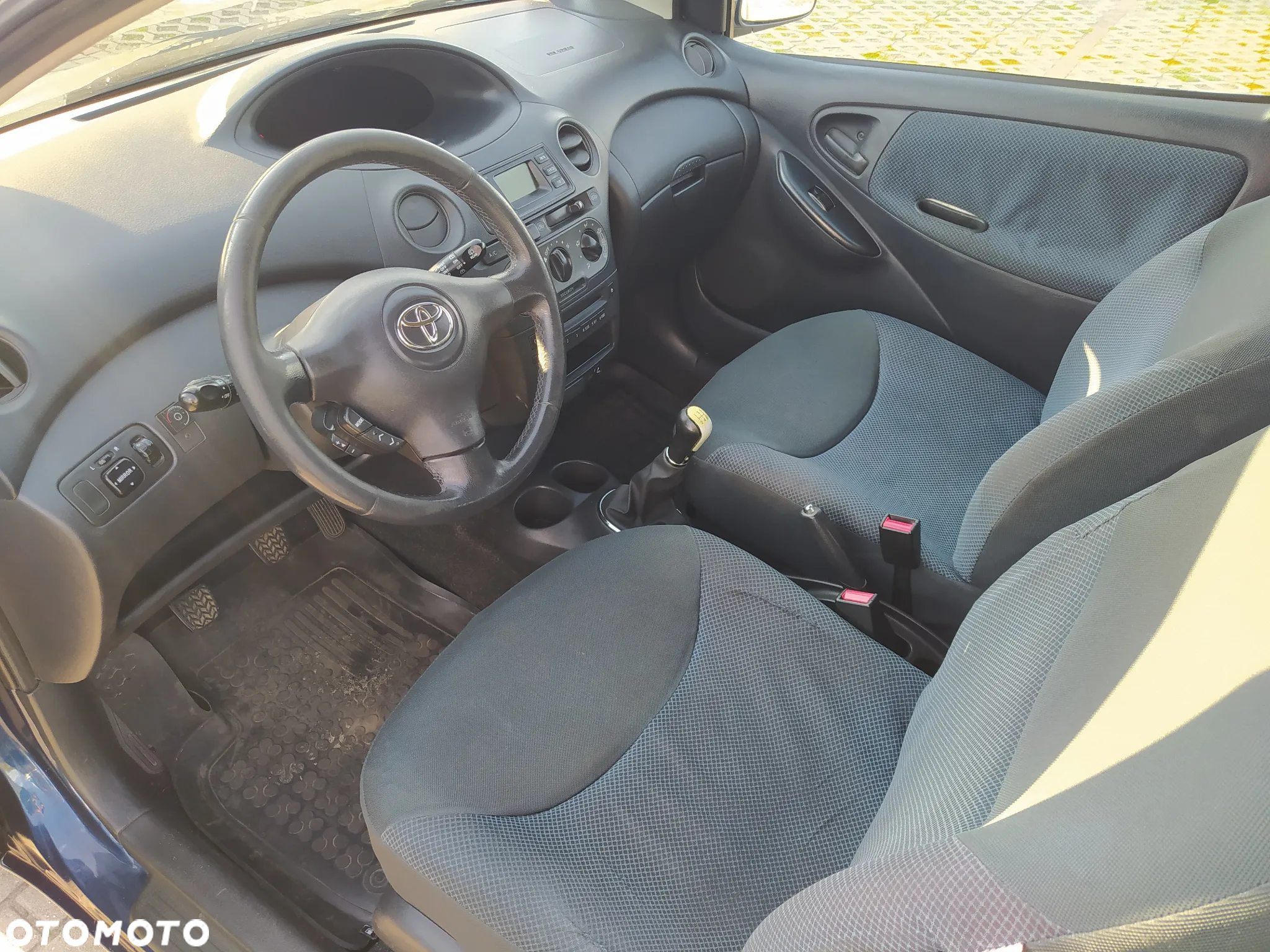 Toyota Yaris 1.0 - 5