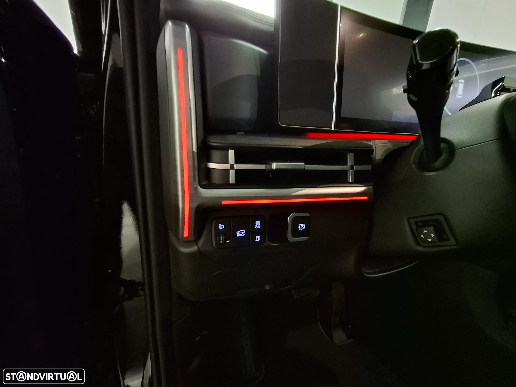 Hyundai Santa Fe 1.6 T-GDI HEV Vanguard - 19
