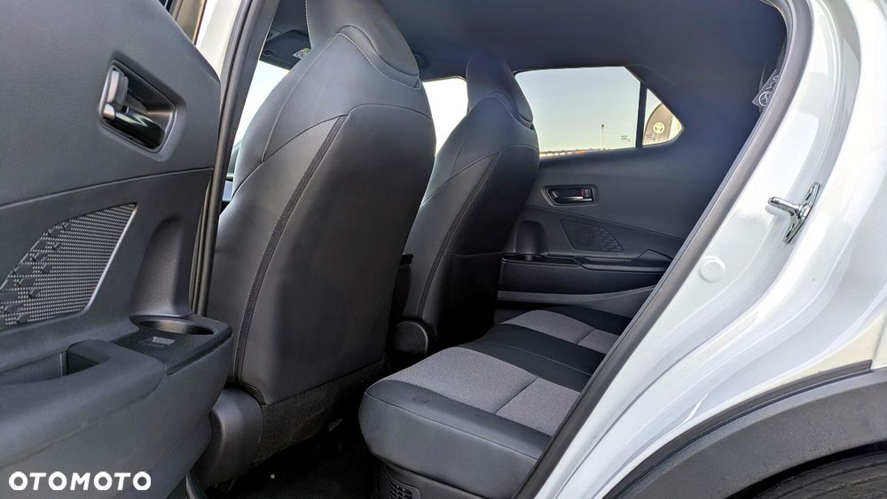 Toyota C-HR 2.0 PHEV Dynamic Force Executive - 13