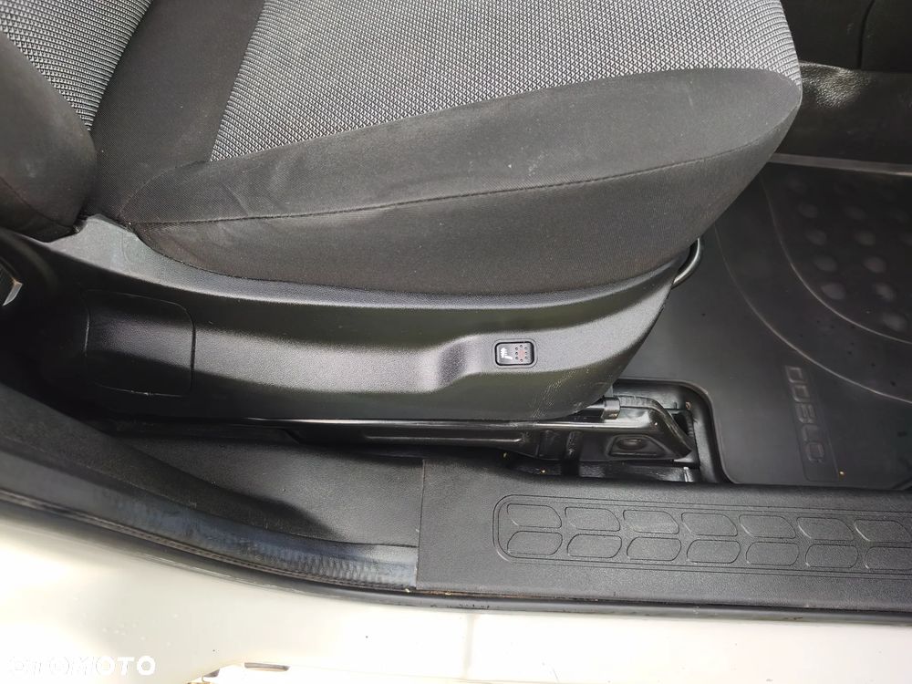 Fiat DOBLO - 32