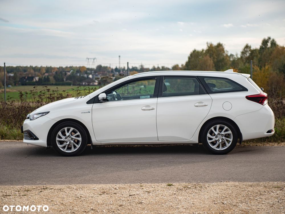 Toyota Auris Hybrid 135 Premium - 4