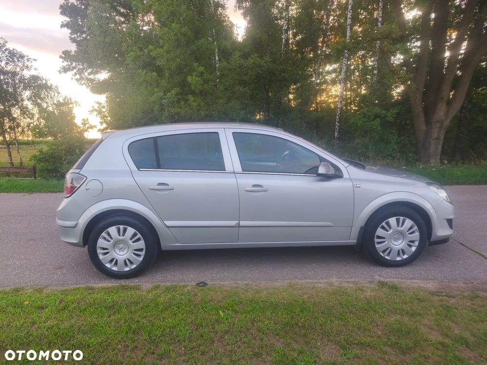 Opel Astra 1.6 - 9