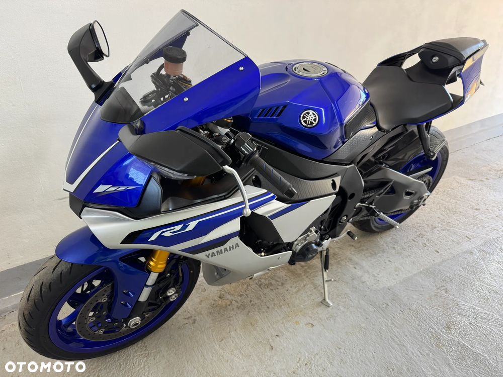Yamaha YZF - 9