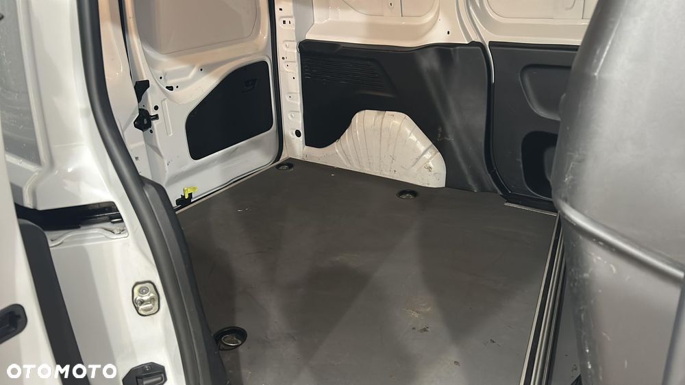 Toyota Proace City - 13