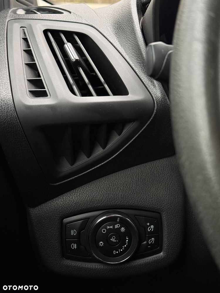 Ford Tourneo Connect Grand - 16