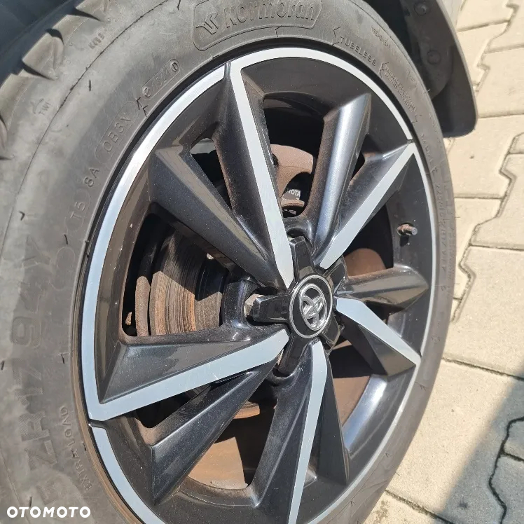 Toyota Auris 1.6 D-4D Dynamic - 18