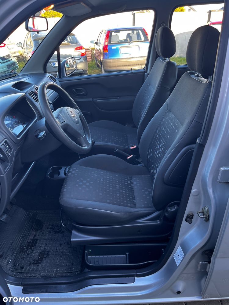 Opel Agila 1.0 12 V - 13