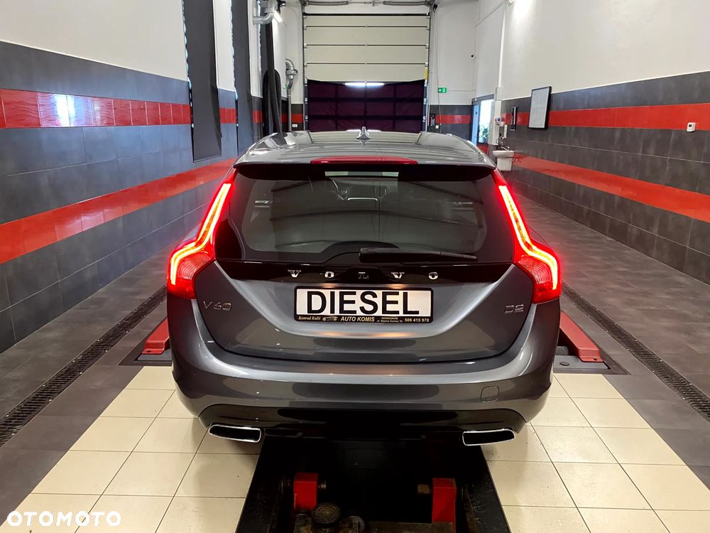 Volvo V60 D2 Summum - 12