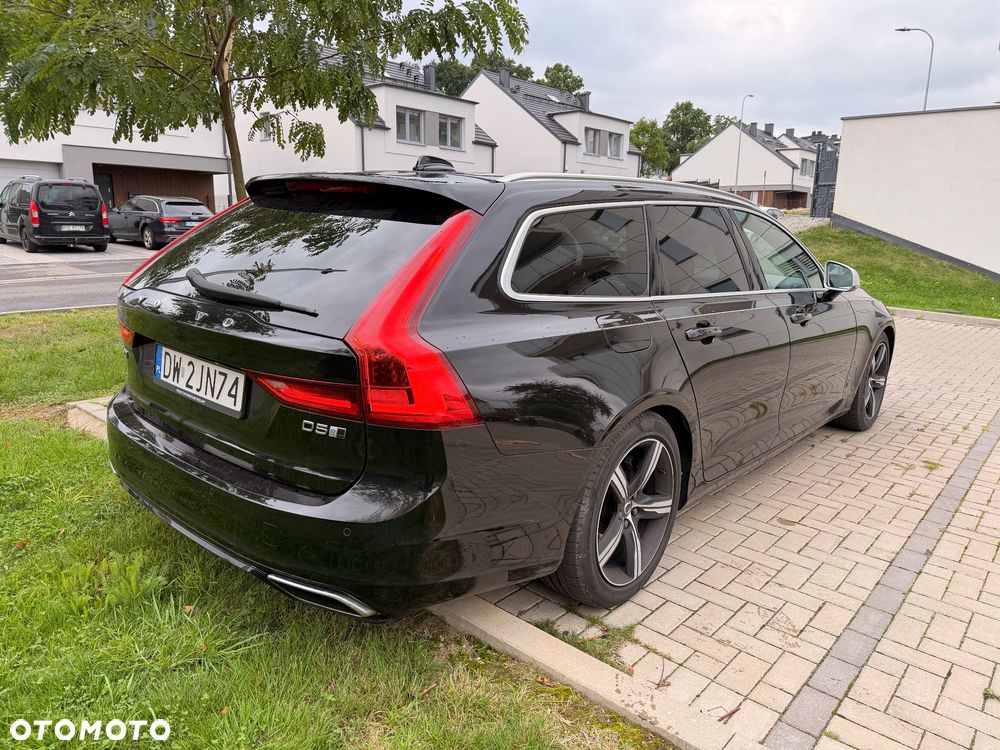 Volvo V90 D5 AWD R-Design - 4