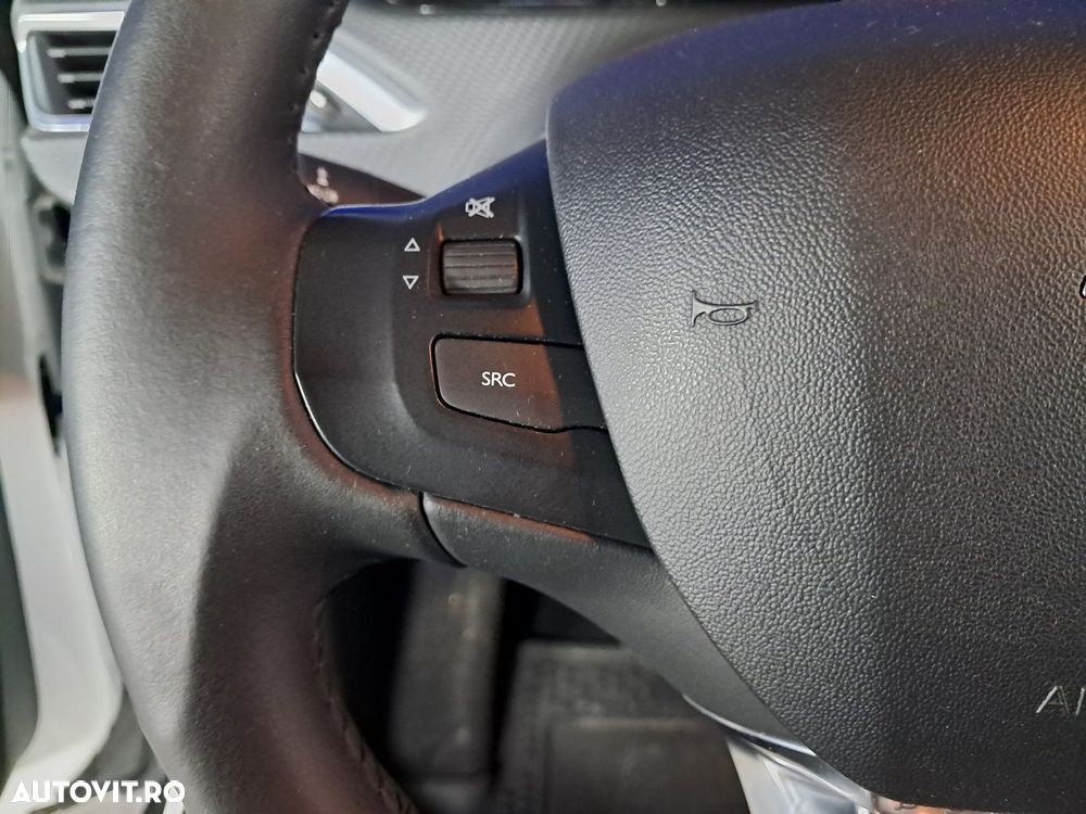 Peugeot 2008 - 12