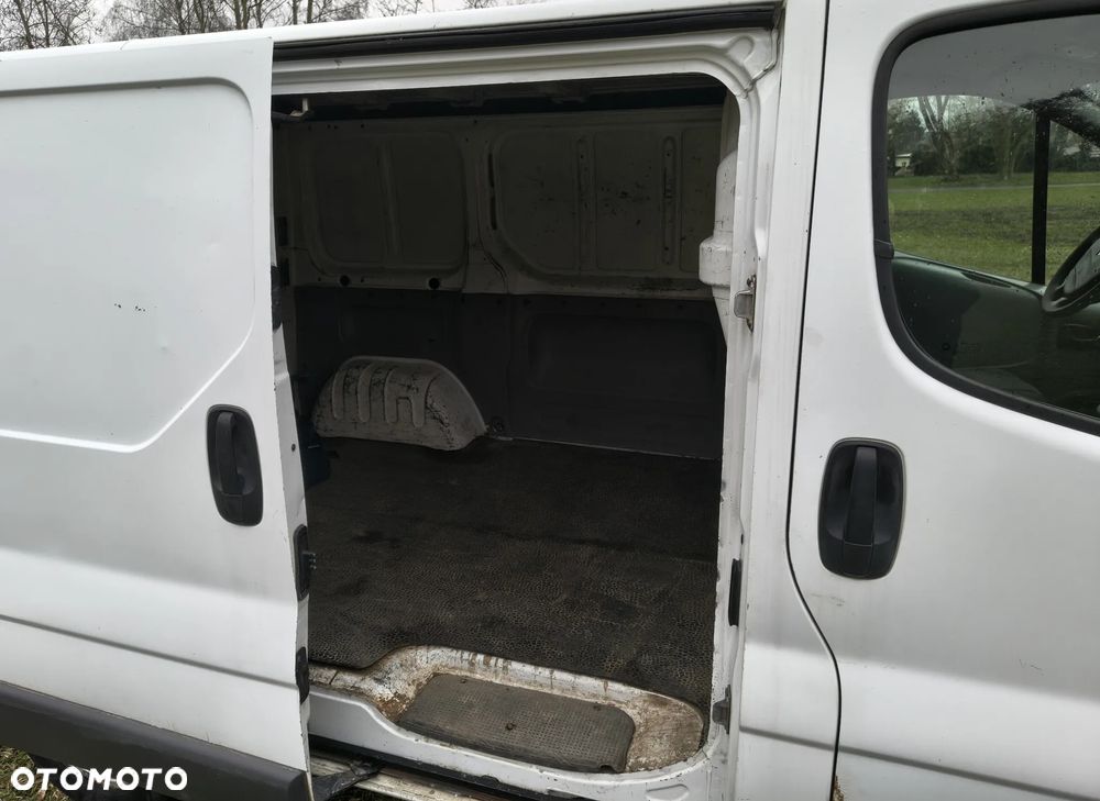 Renault TRAFIC - 11