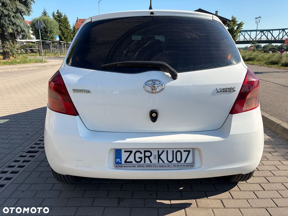 Toyota Yaris 1.4 D-4D Terra A/C - 6