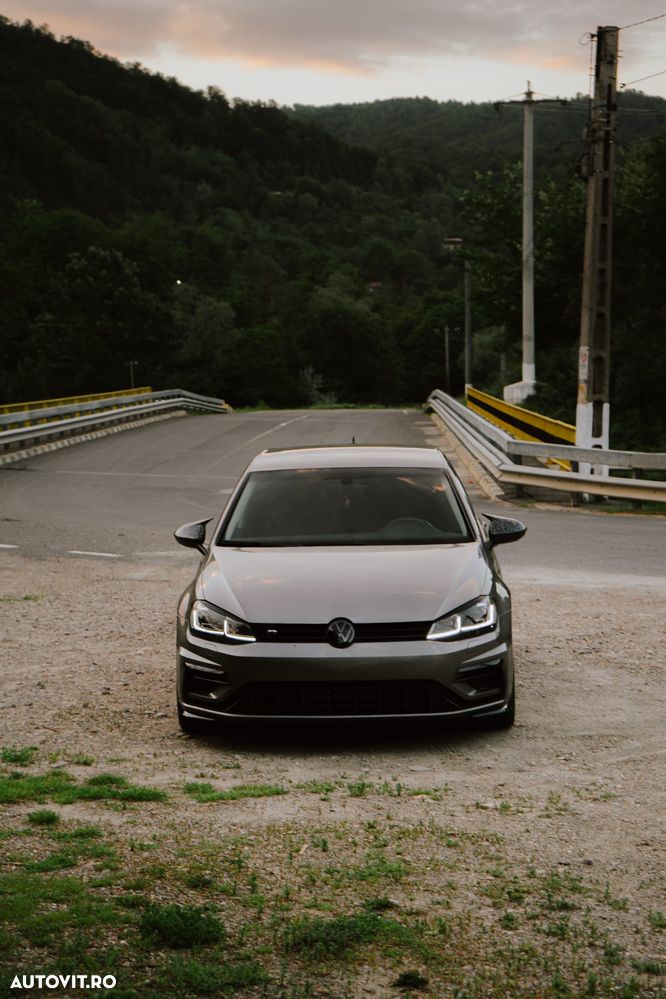 Volkswagen Golf 1.6 TDI BMT Comfortline - 11