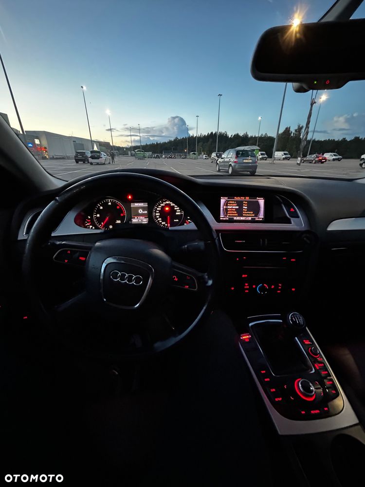 Audi A4 Limousine - 13