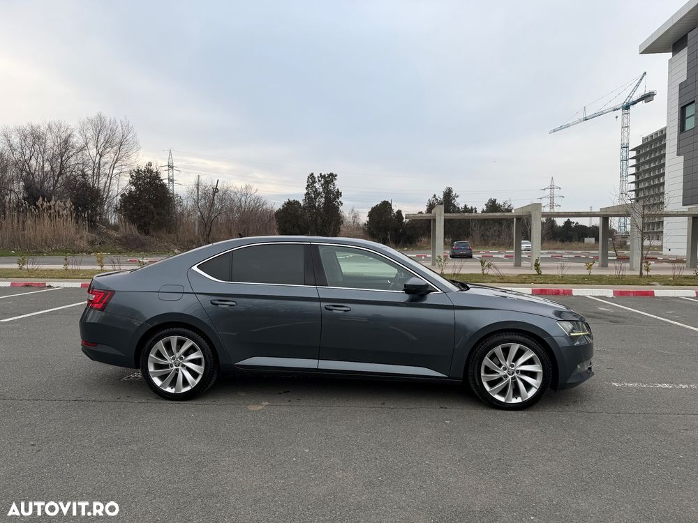 Skoda Superb 2.0 TDI DSG Style - 10