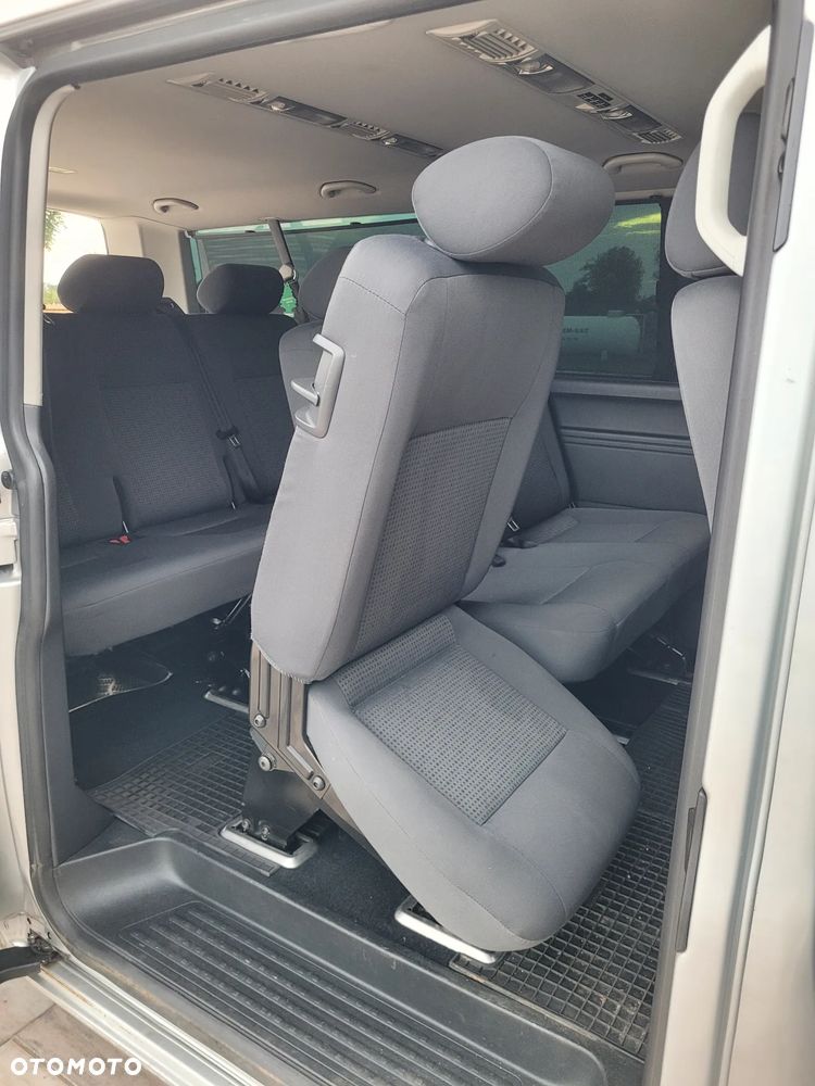 Volkswagen Caravelle - 23