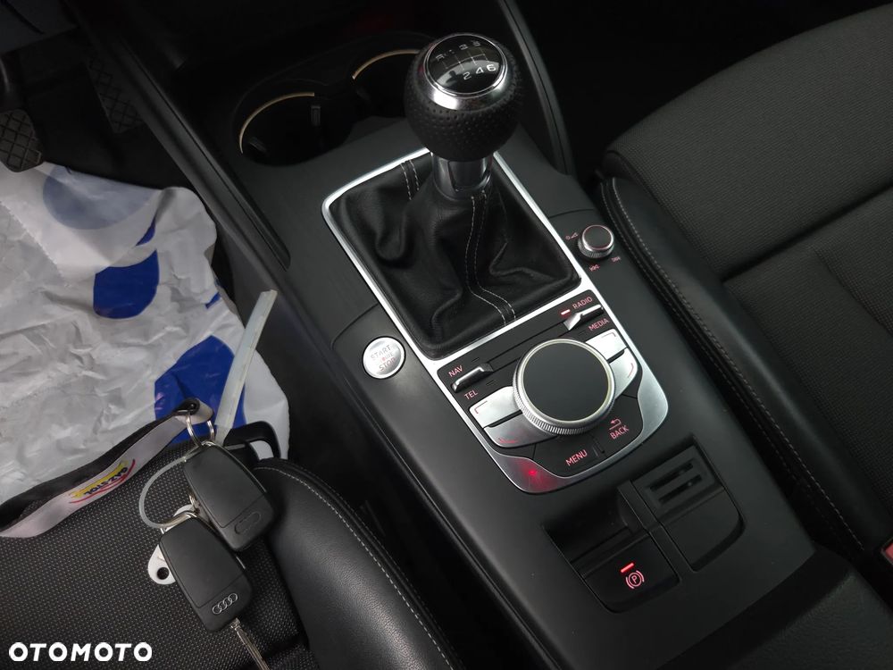 Audi A3 Sportback 1.4 TFSI S line Sportpaket - 31