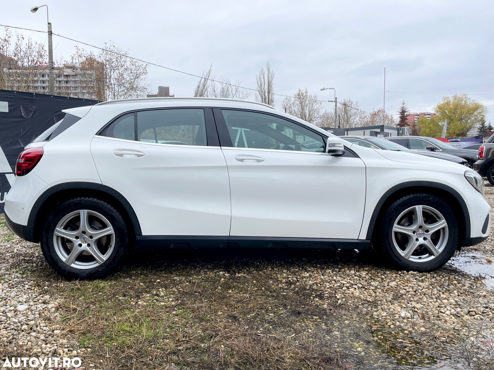 Mercedes-Benz GLA 200 d 4MATIC Aut. - 3