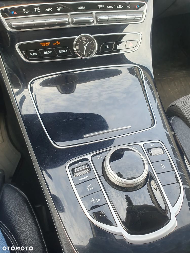 Mercedes-Benz Klasa E 220 d Business Edition 9G-TRONIC - 27