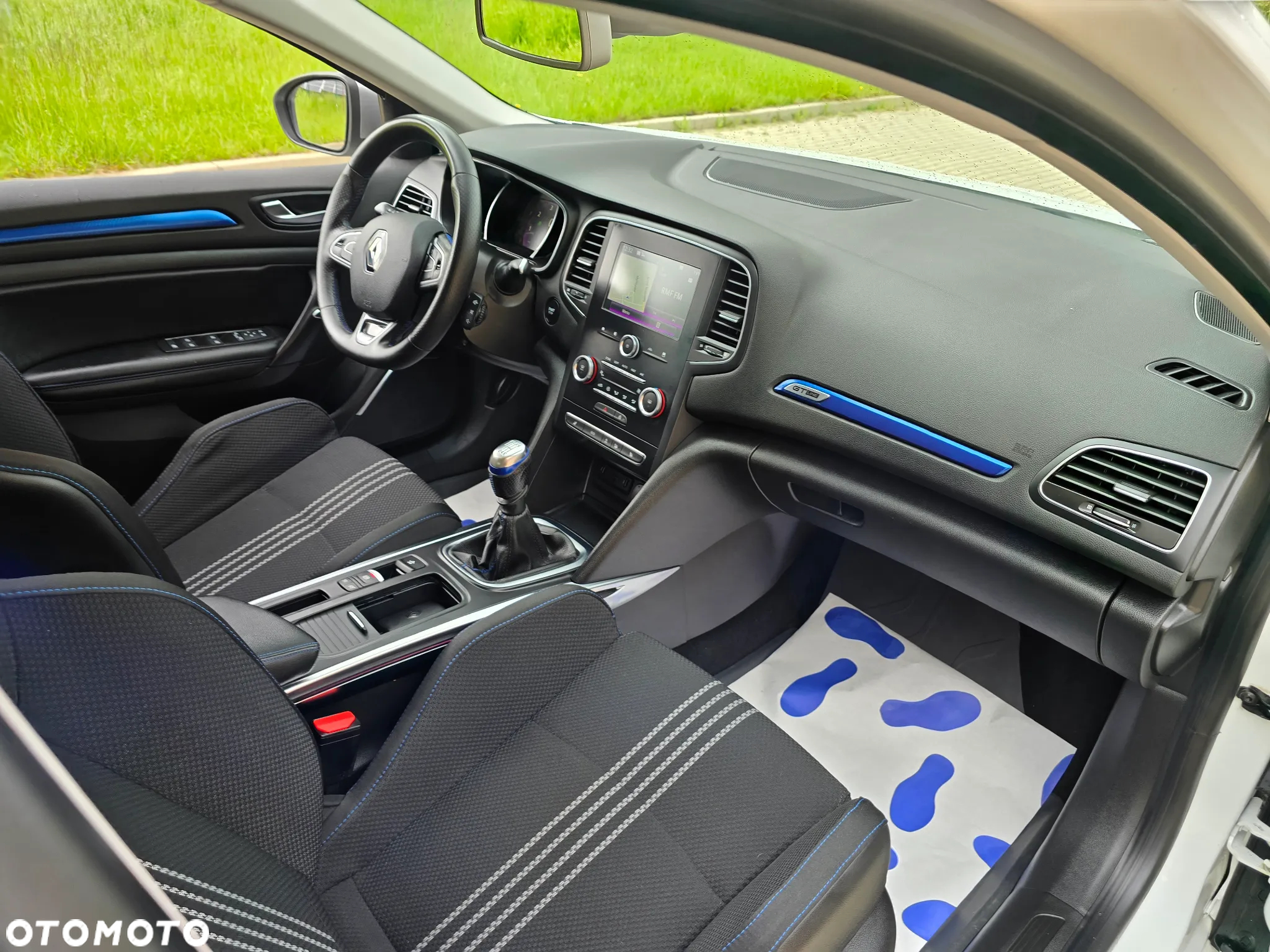 Renault Megane ENERGY TCe 130 GT LINE - 28