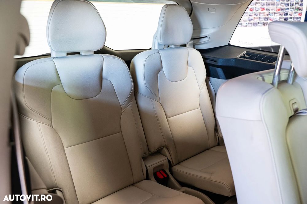 Volvo XC 90 D5 AWD Geartronic Momentum - 8