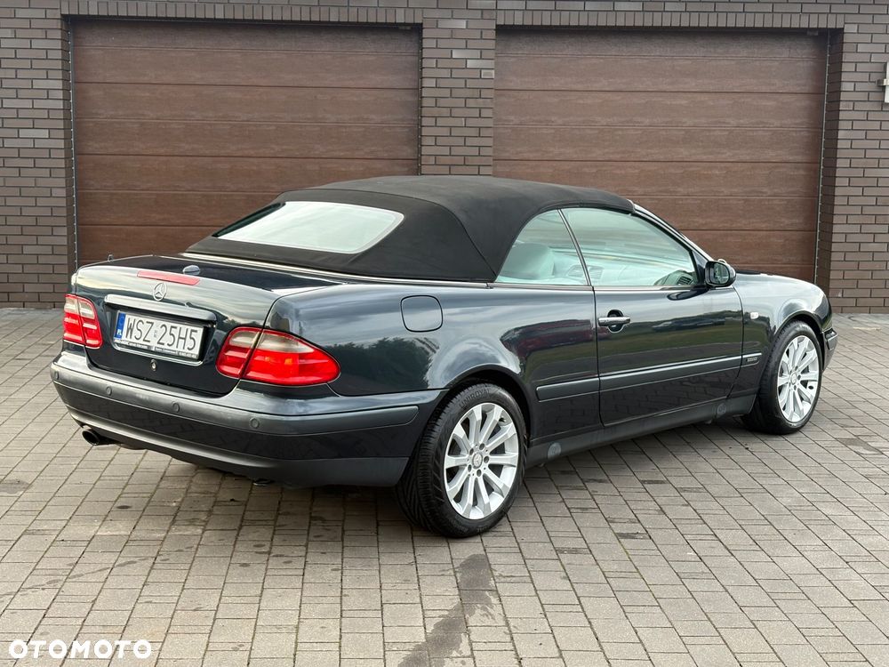 Mercedes-Benz CLK - 12