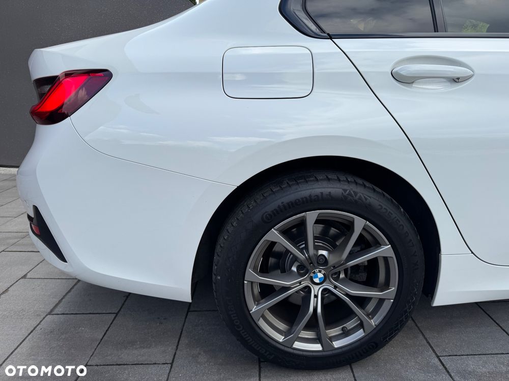 BMW Seria 3 320i xDrive Advantage sport - 14