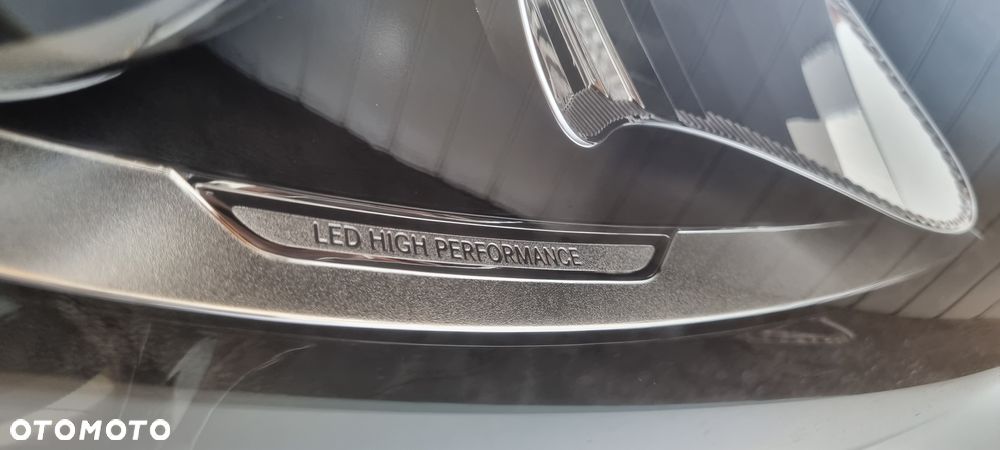 Mercedes-Benz Klasa C 200 T 7G-TRONIC AMG Line - 18