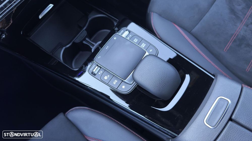 Mercedes-Benz A 250 Limousine e 8G-DCT AMG Line - 32
