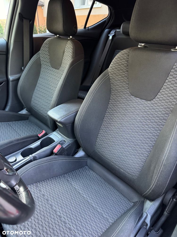 Opel Astra 1.4 T Dynamic S&S - 37