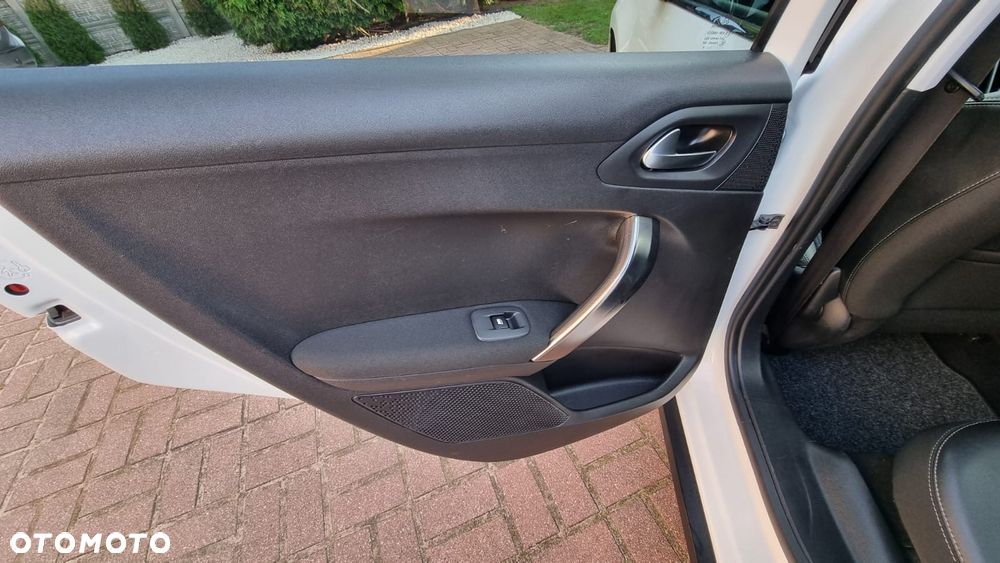 Peugeot 2008 1.6 BlueHDi Allure - 17