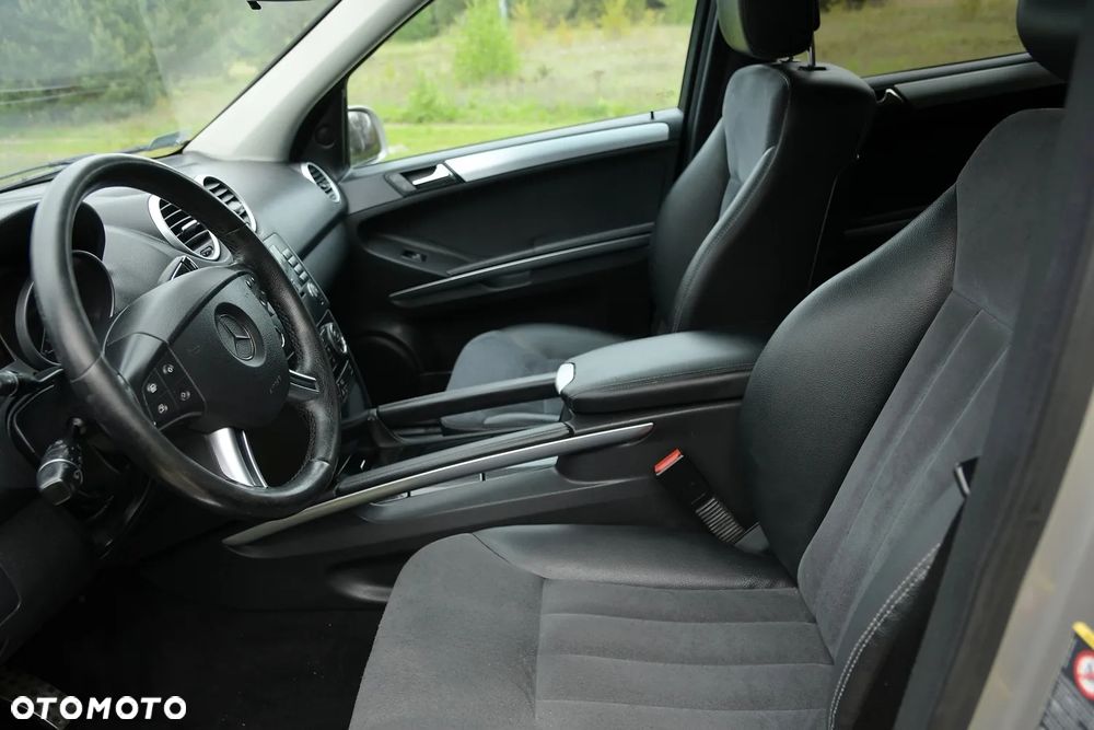 Mercedes-Benz ML - 24