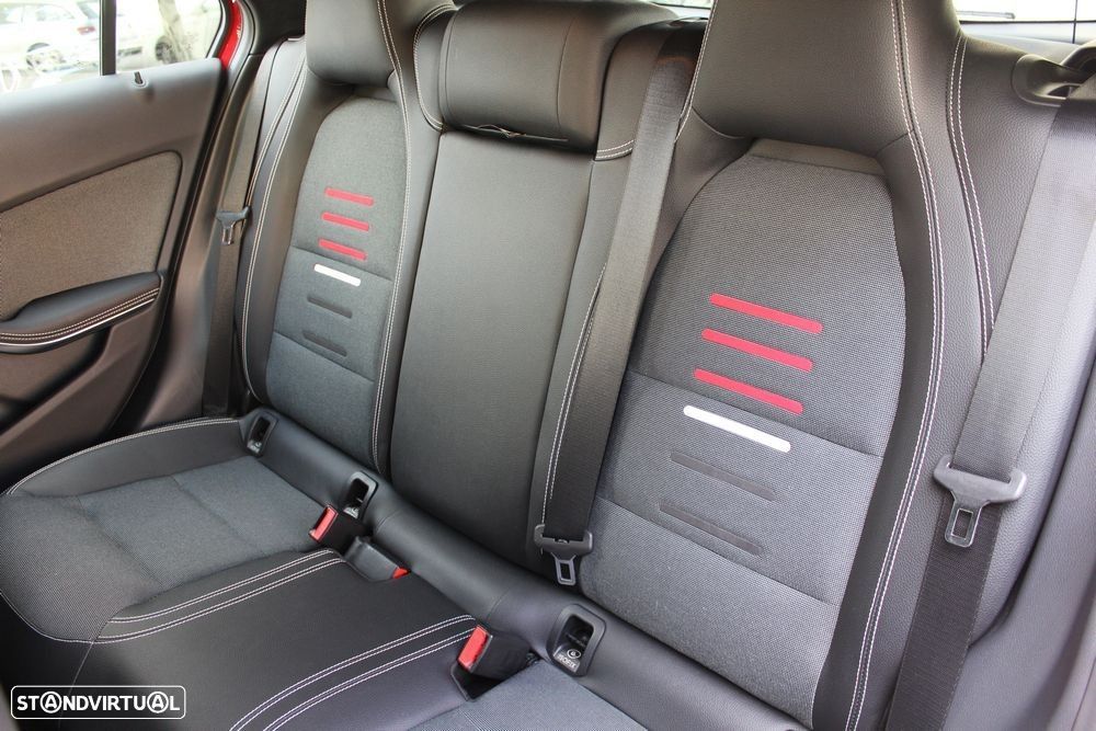 Mercedes-Benz A 180 d AMG Line - 18