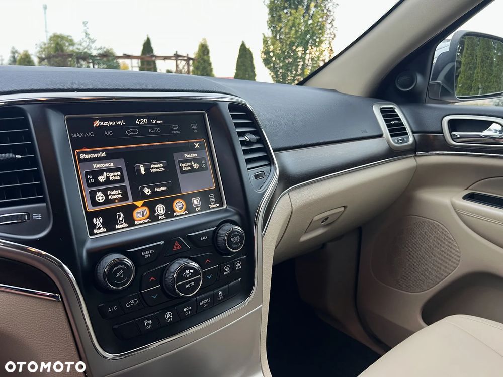 Jeep Grand Cherokee - 17