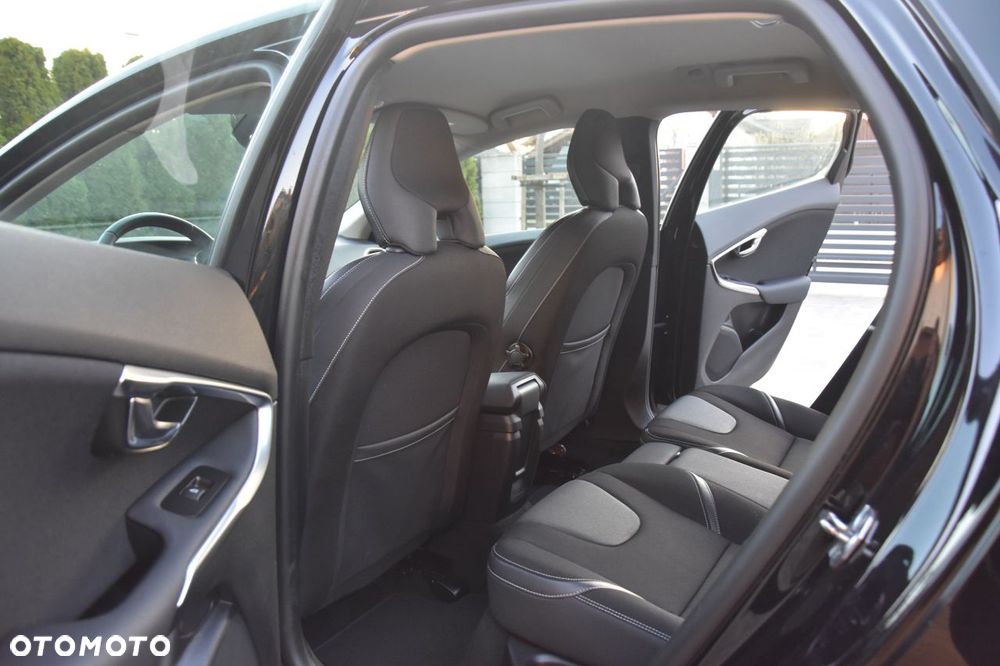 Volvo V40 D2 Drive-E Momentum - 13