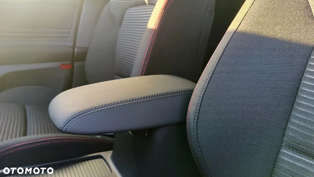 Ford Focus 1.0 EcoBoost ST-Line X - 8