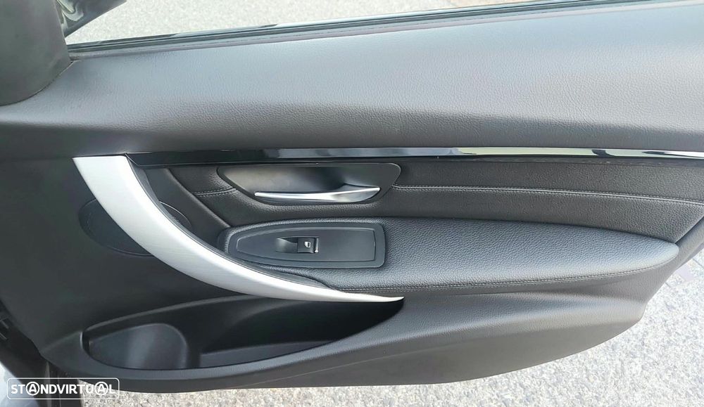 BMW 330 e iPerformance Line Luxury - 41