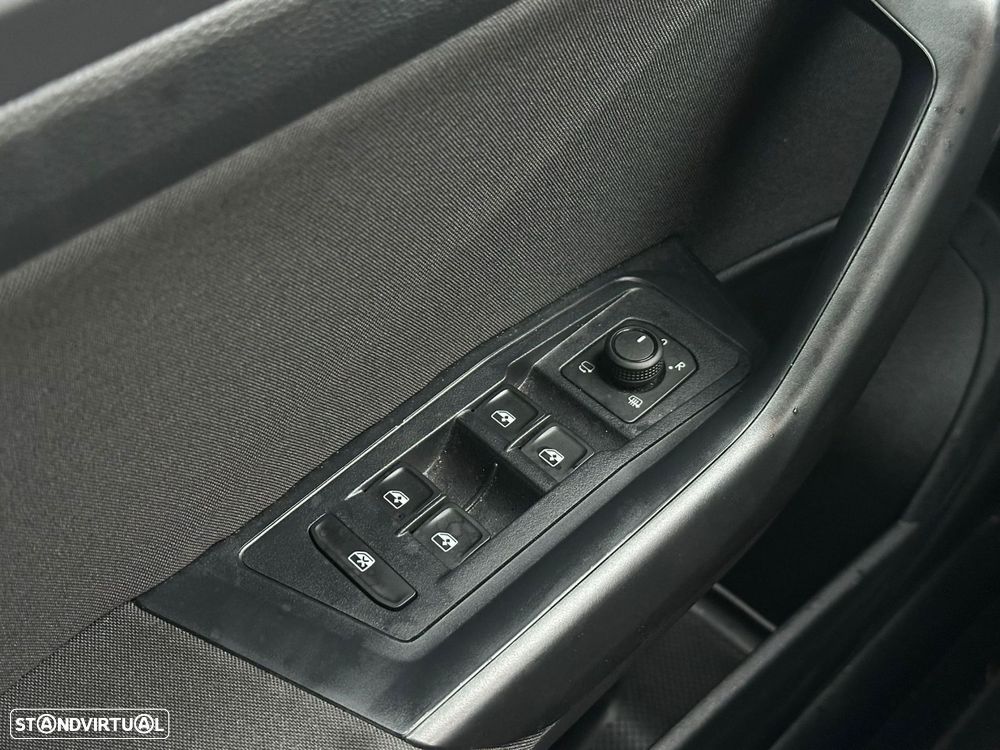 VW T-Roc 1.0 TSI Urban - 15
