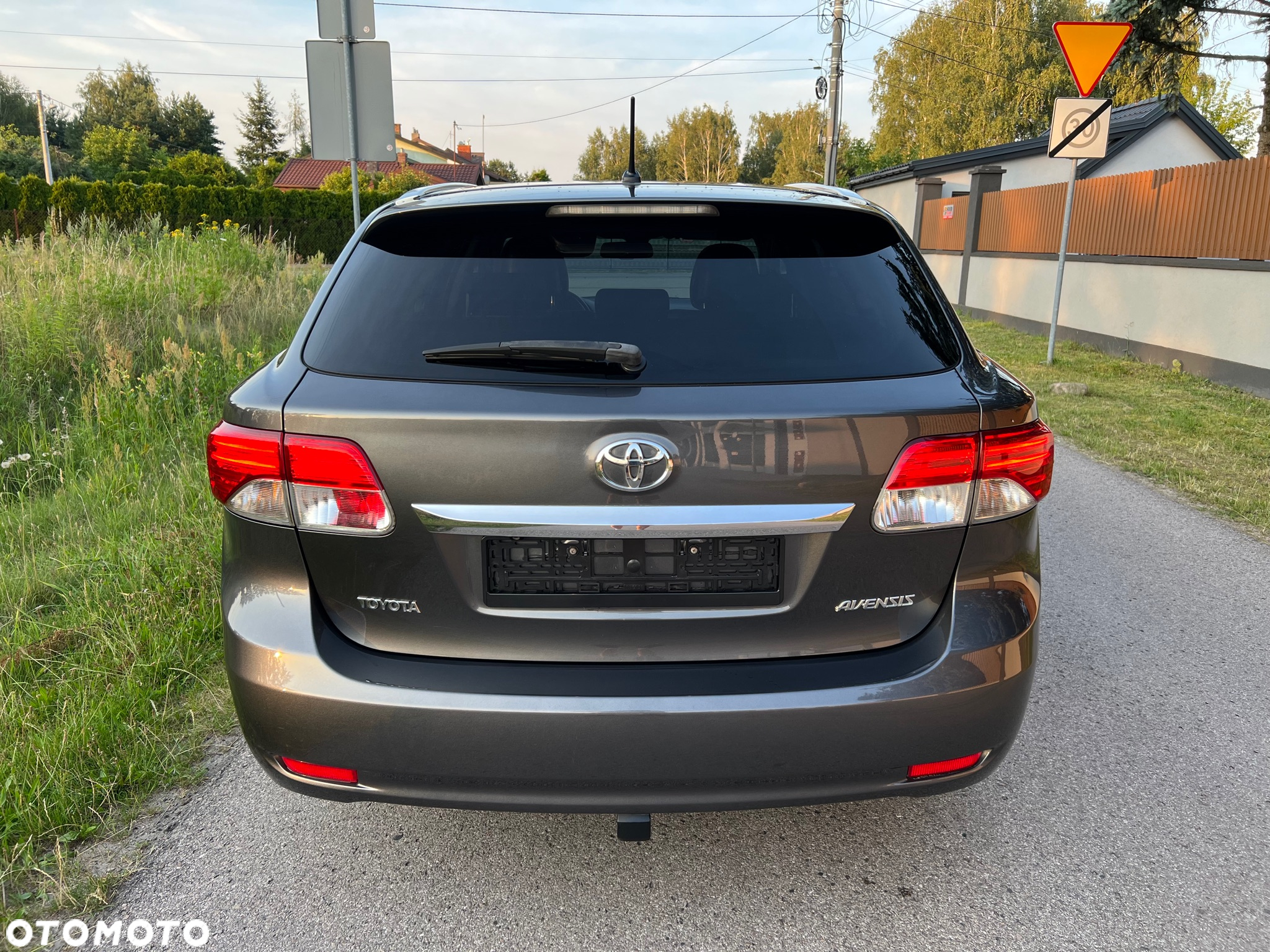 Toyota Avensis 1.8 Premium - 3